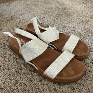 TOMS Women's Tan and Cream Sandals
